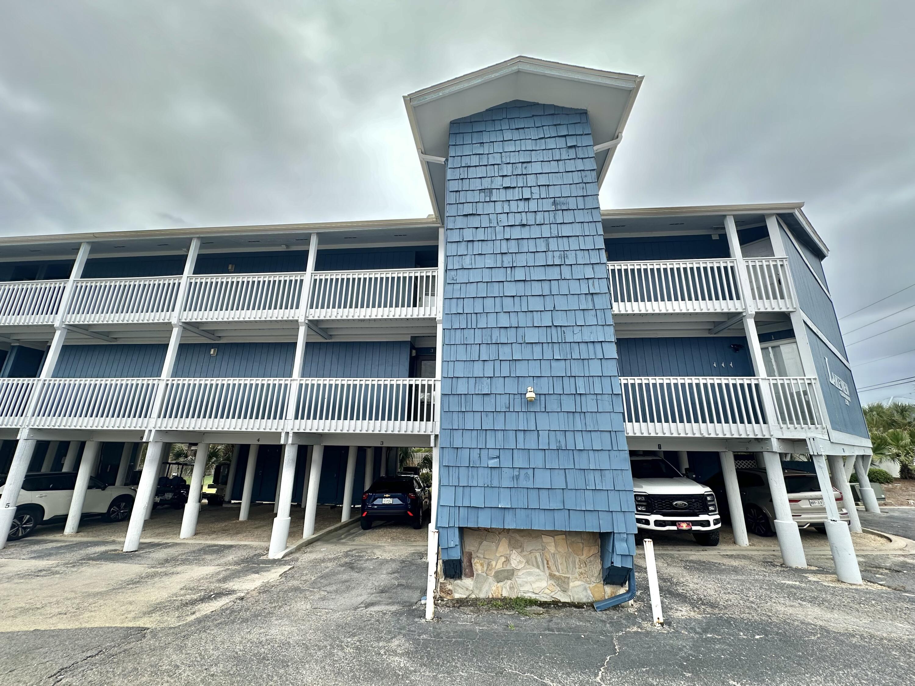 LAKEVIEW CONDO - Residential