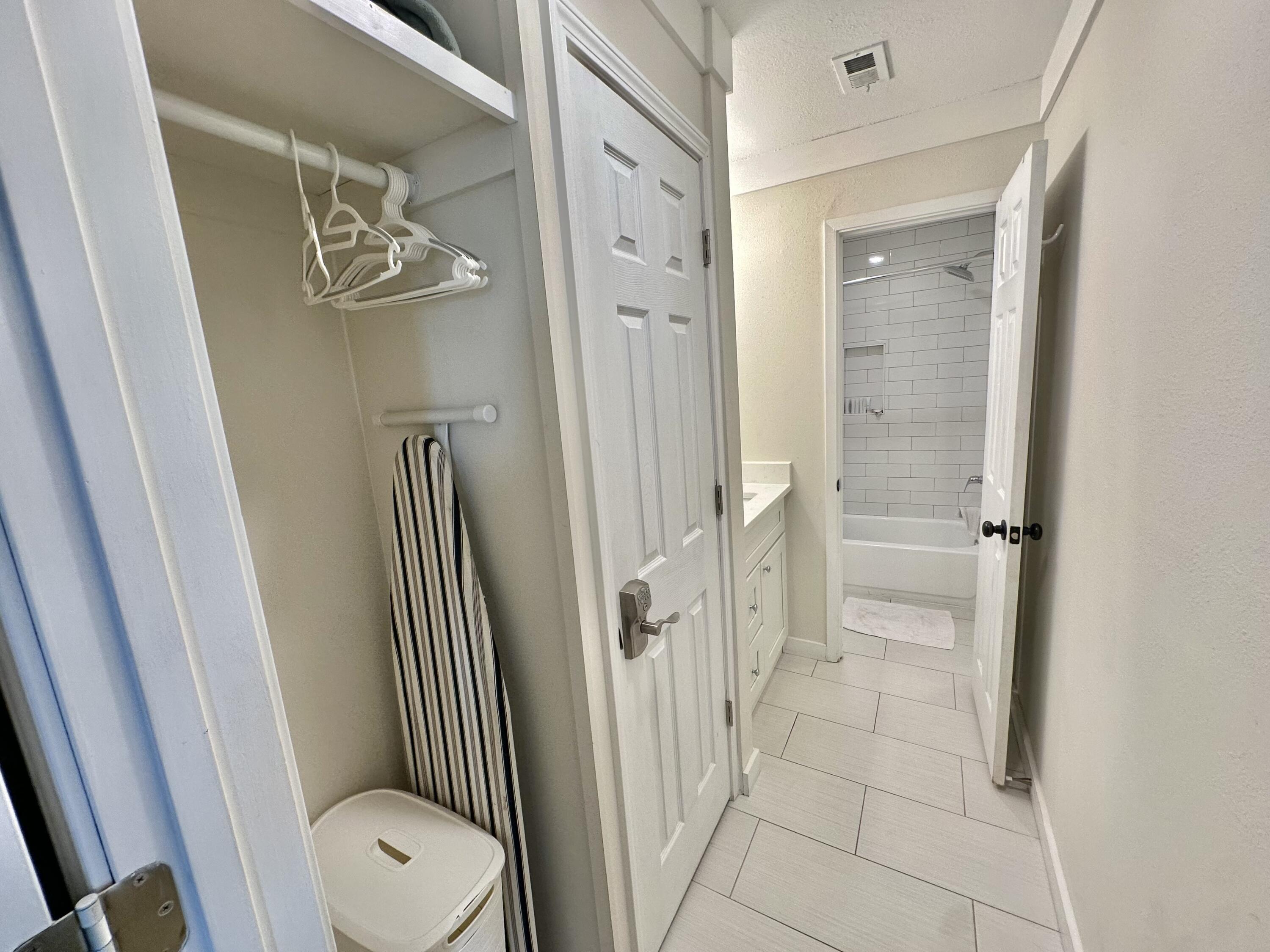 LAKEVIEW CONDO - Residential