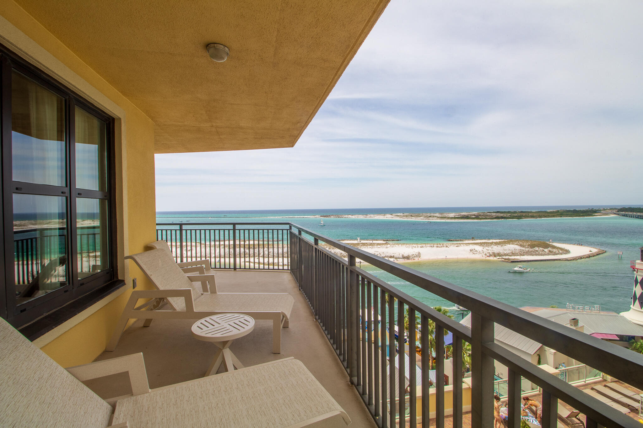 EMERALD GRANDE - Residential