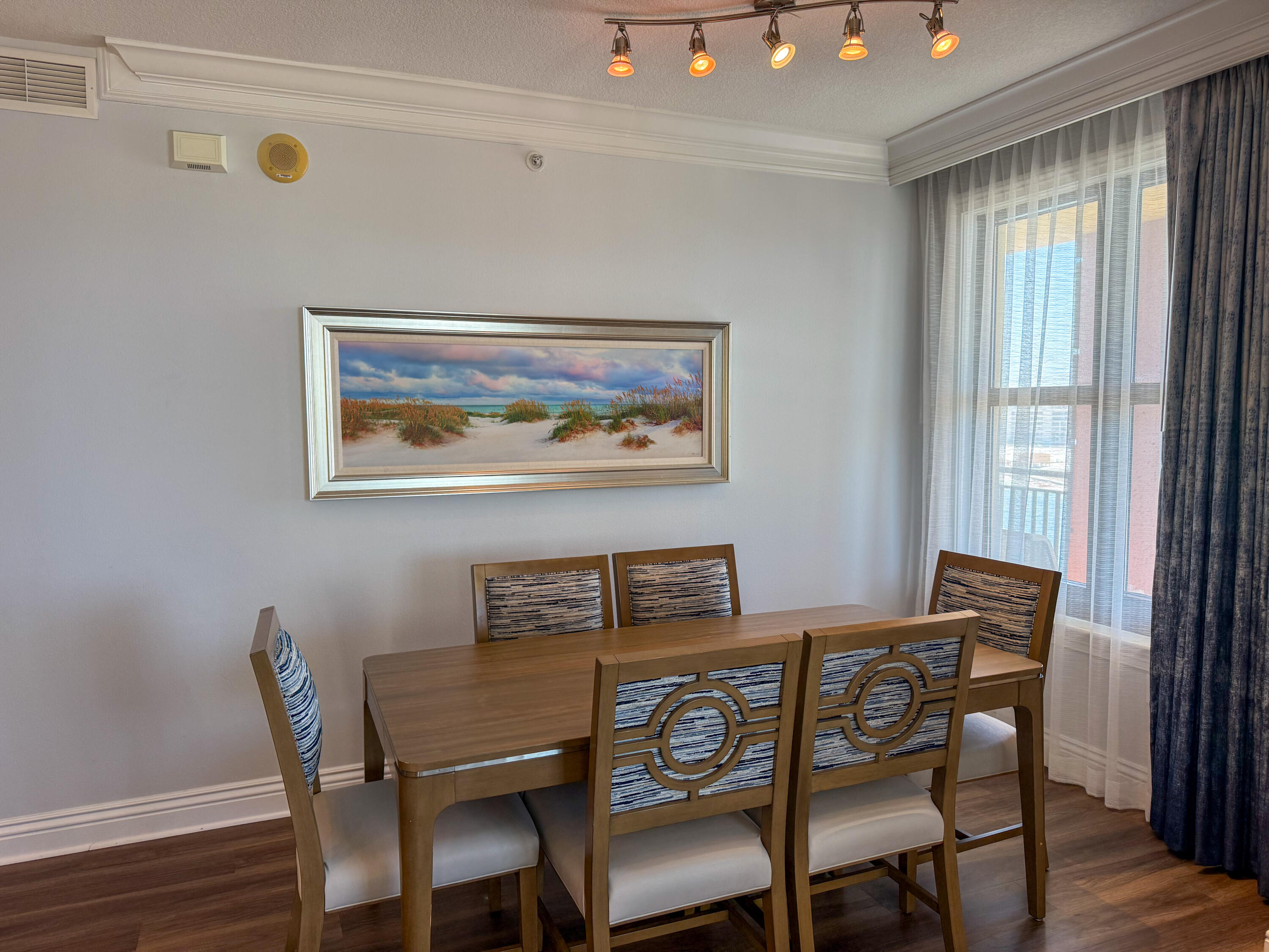 EMERALD GRANDE - Residential