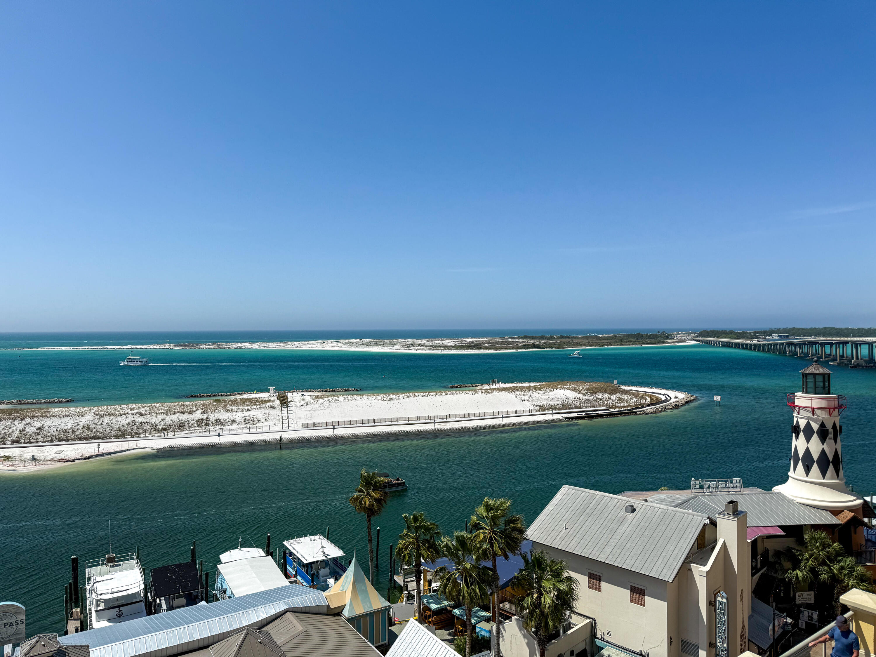 EMERALD GRANDE - Residential