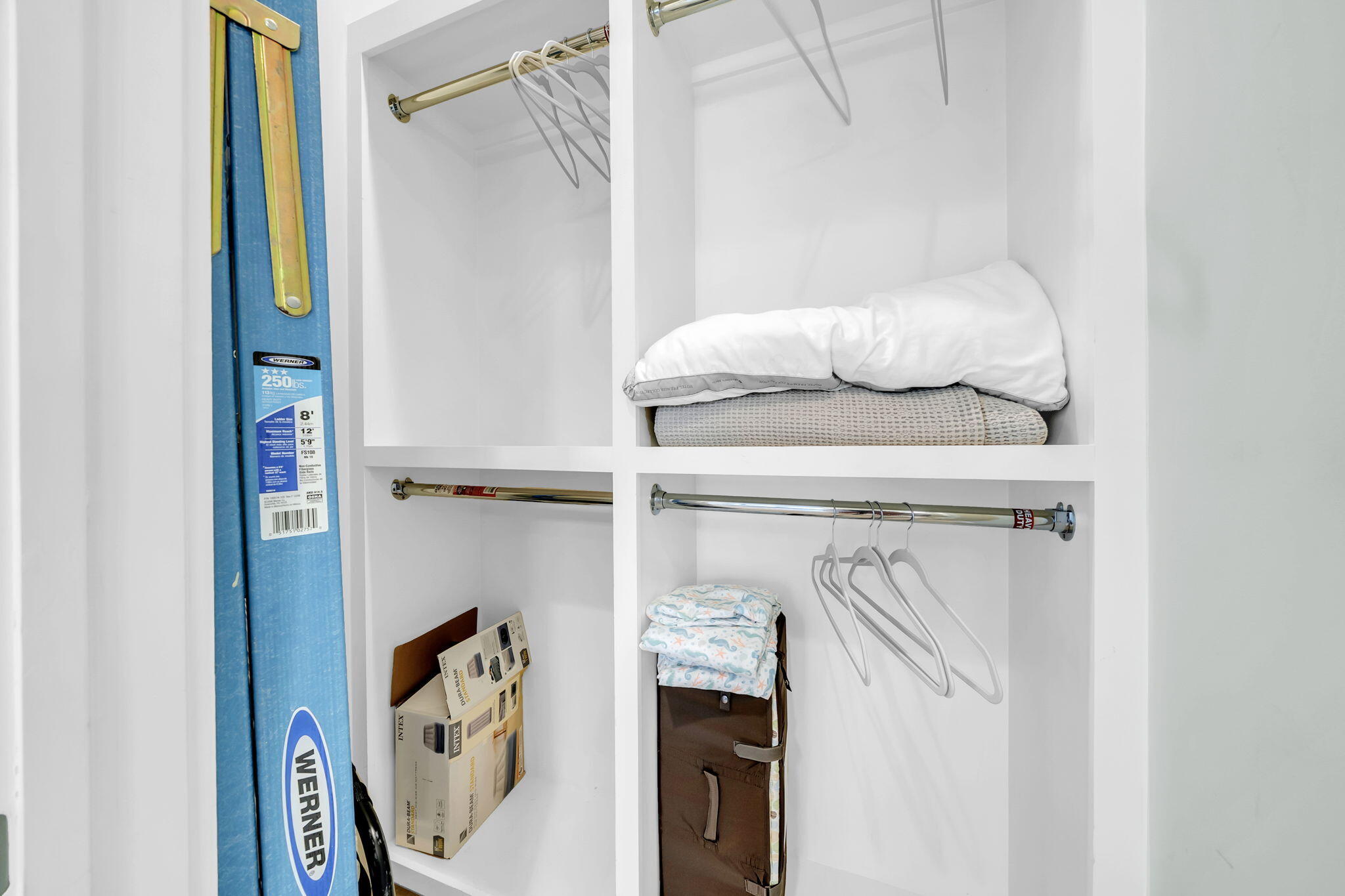 LAKESIDE AT BLUE MOUNTAIN BEACH - Residential