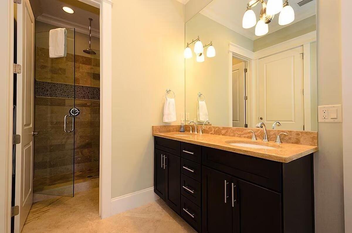 LAKESIDE AT BLUE MOUNTAIN BEACH - Residential