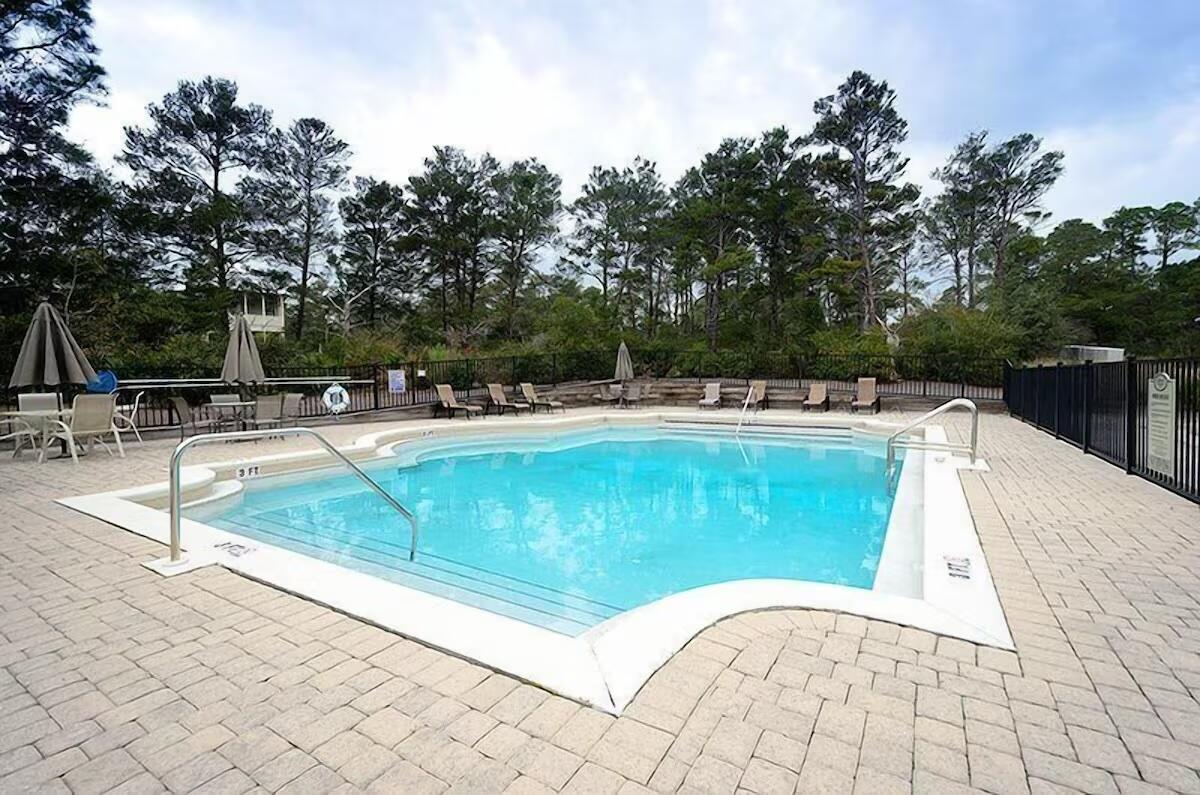 LAKESIDE AT BLUE MOUNTAIN BEACH - Residential