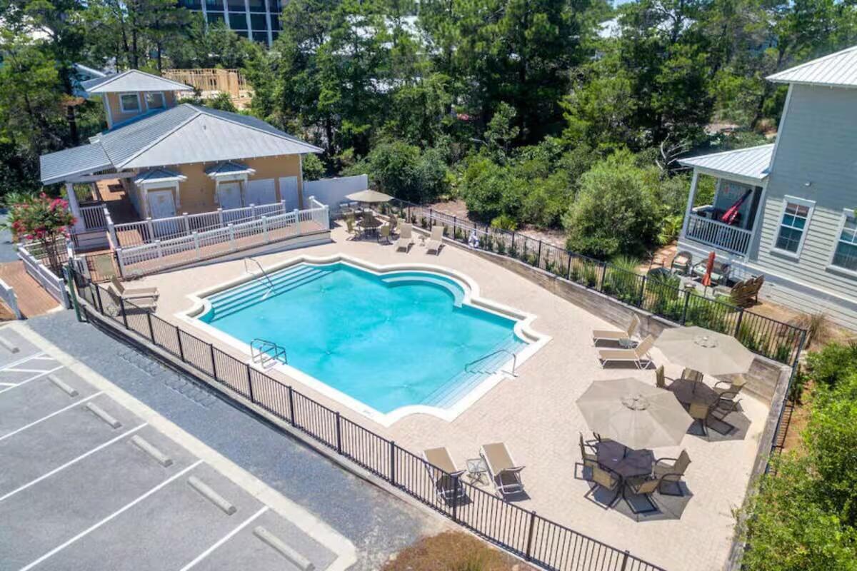 LAKESIDE AT BLUE MOUNTAIN BEACH - Residential