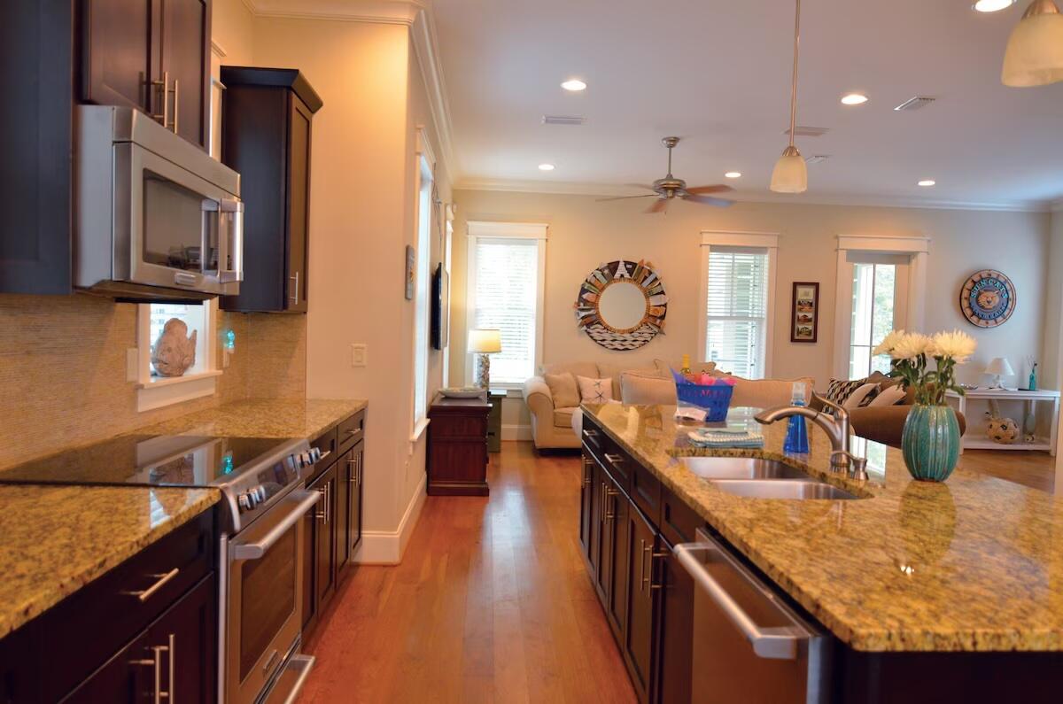 LAKESIDE AT BLUE MOUNTAIN BEACH - Residential