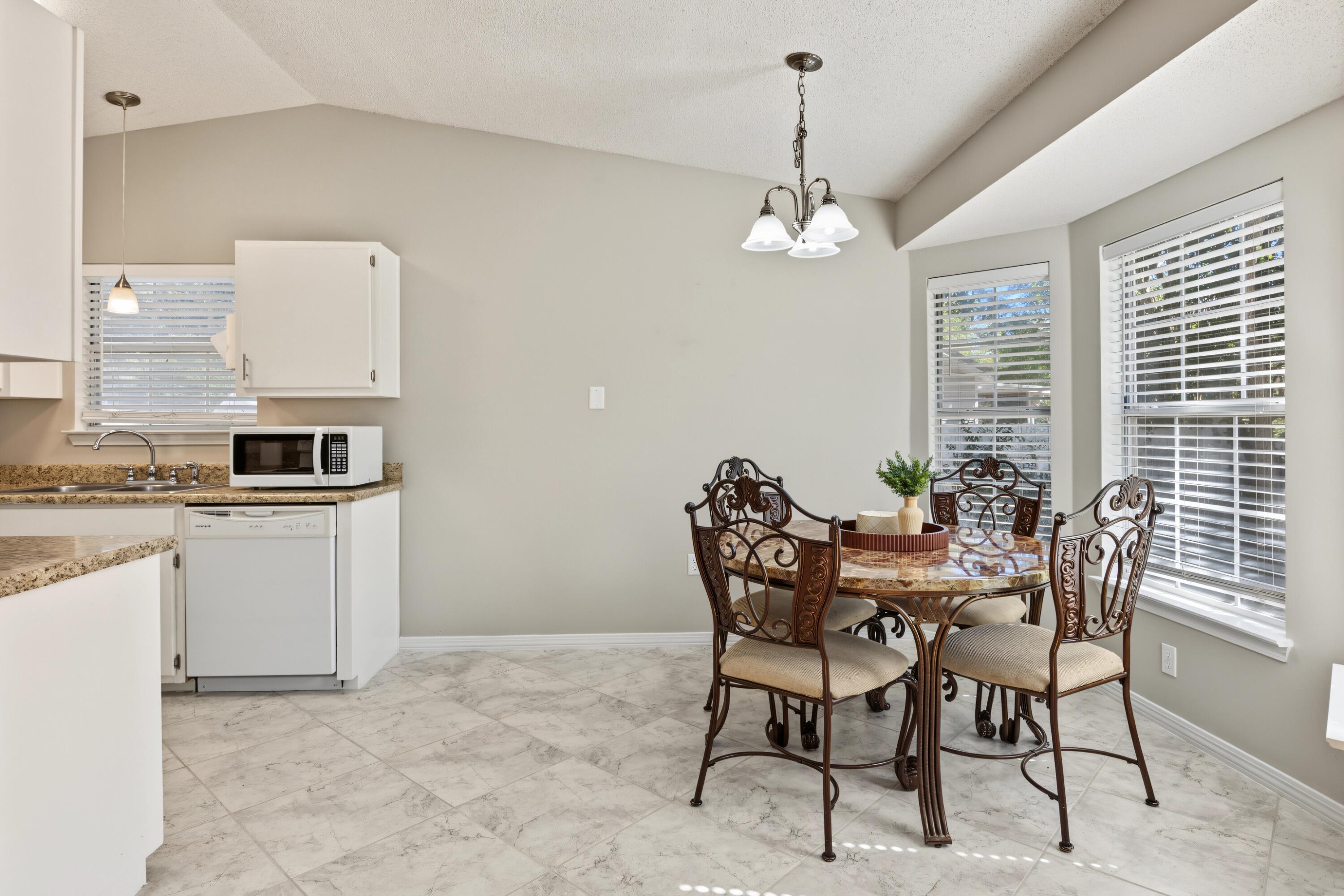 9 Flora Cove