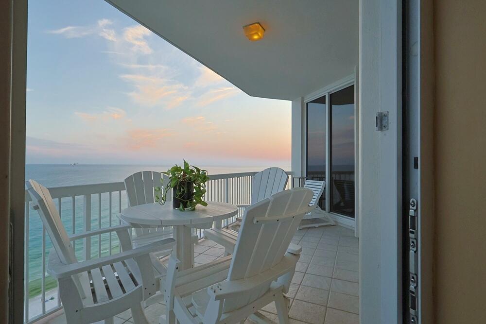 SILVER BEACH TOWERS - Residential