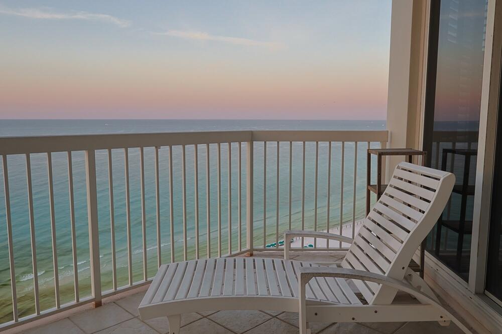 SILVER BEACH TOWERS - Residential