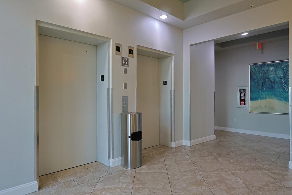 SILVER BEACH TOWERS - Residential