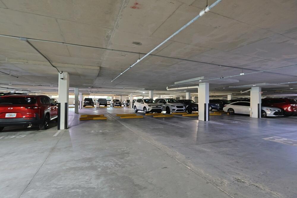 SILVER BEACH TOWERS - Residential