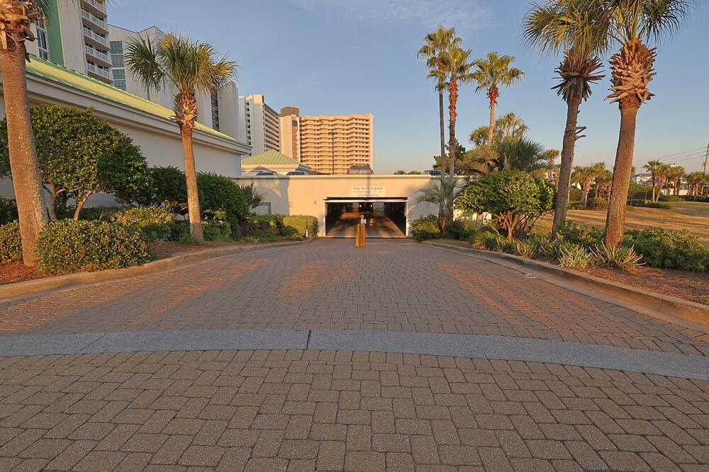 SILVER BEACH TOWERS - Residential