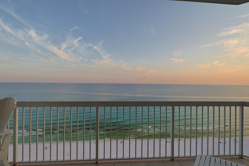 SILVER BEACH TOWERS - Residential