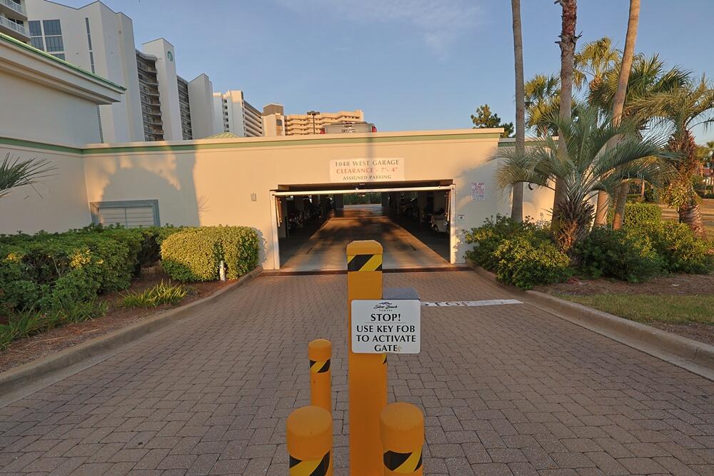 SILVER BEACH TOWERS - Residential