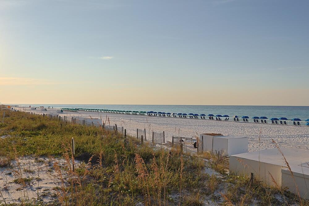 SILVER BEACH TOWERS - Residential