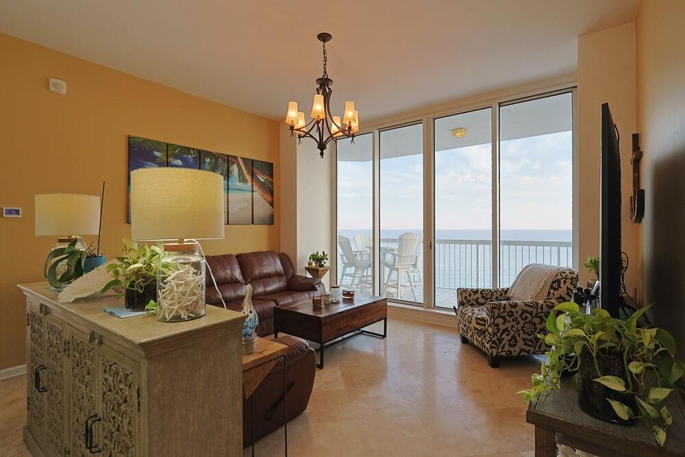 SILVER BEACH TOWERS - Residential