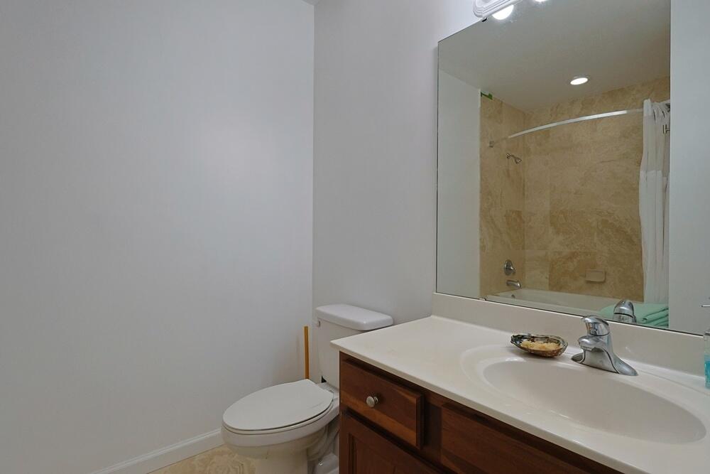 SILVER BEACH TOWERS - Residential