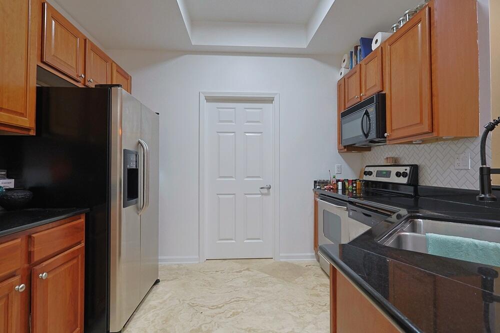 SILVER BEACH TOWERS - Residential