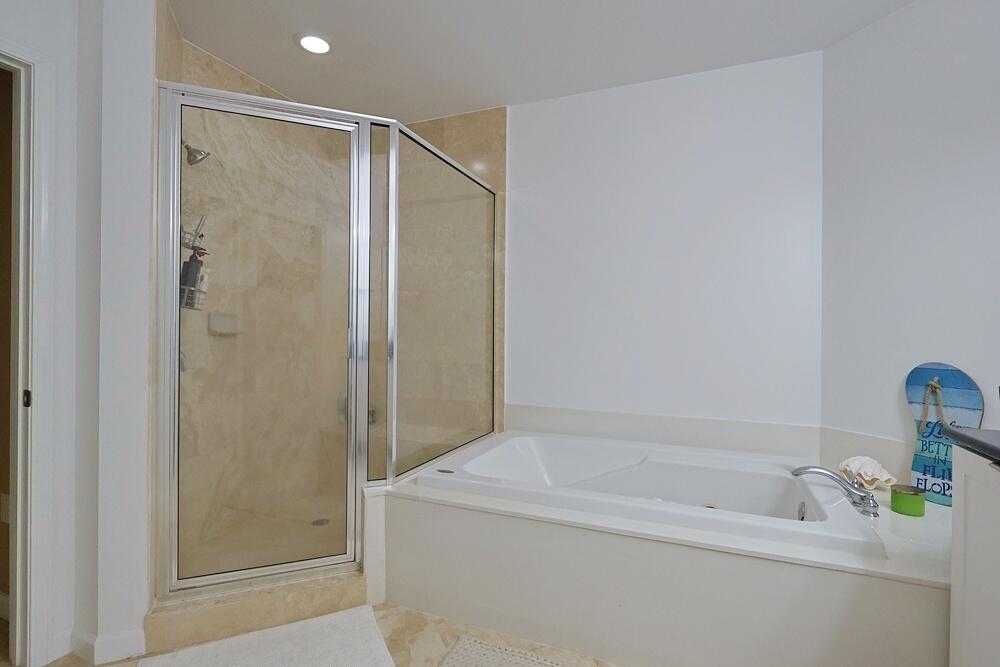 SILVER BEACH TOWERS - Residential