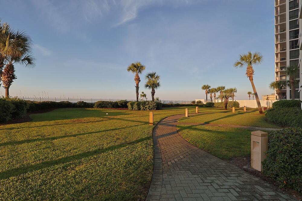 SILVER BEACH TOWERS - Residential