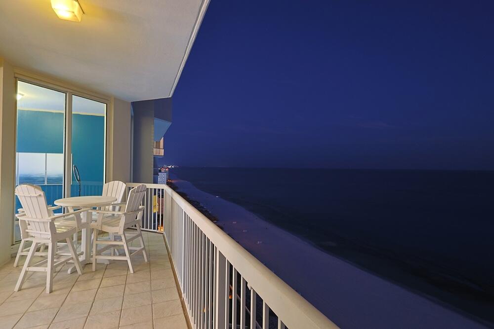 SILVER BEACH TOWERS - Residential