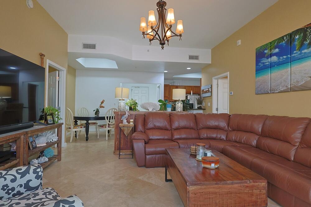 SILVER BEACH TOWERS - Residential