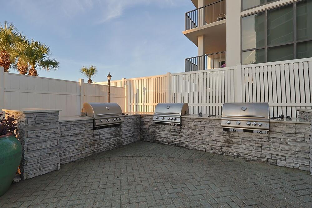 SILVER BEACH TOWERS - Residential