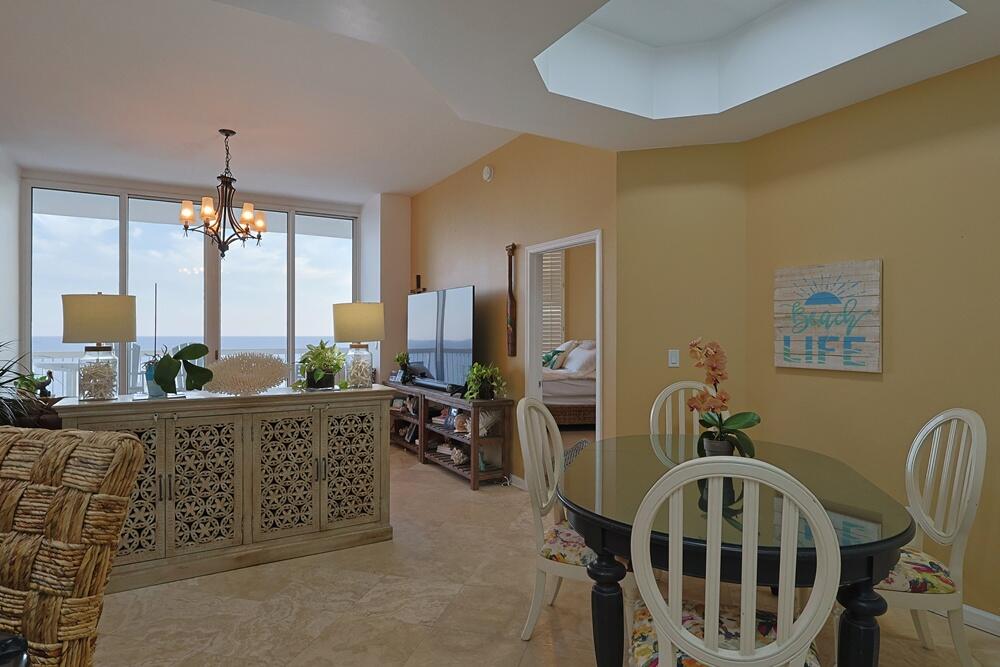 SILVER BEACH TOWERS - Residential