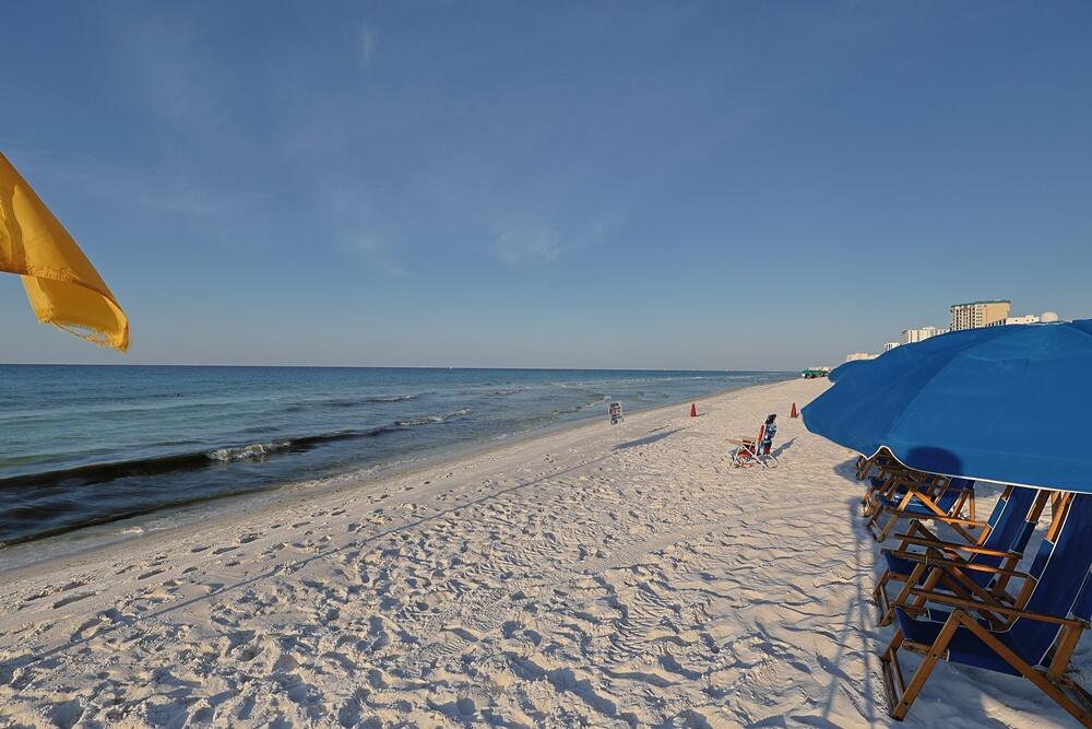 SILVER BEACH TOWERS - Residential