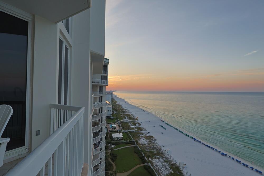 SILVER BEACH TOWERS - Residential