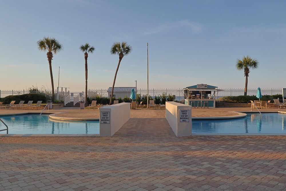 SILVER BEACH TOWERS - Residential