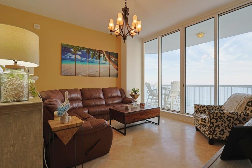 SILVER BEACH TOWERS - Residential