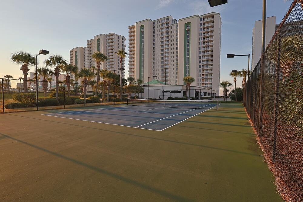 SILVER BEACH TOWERS - Residential