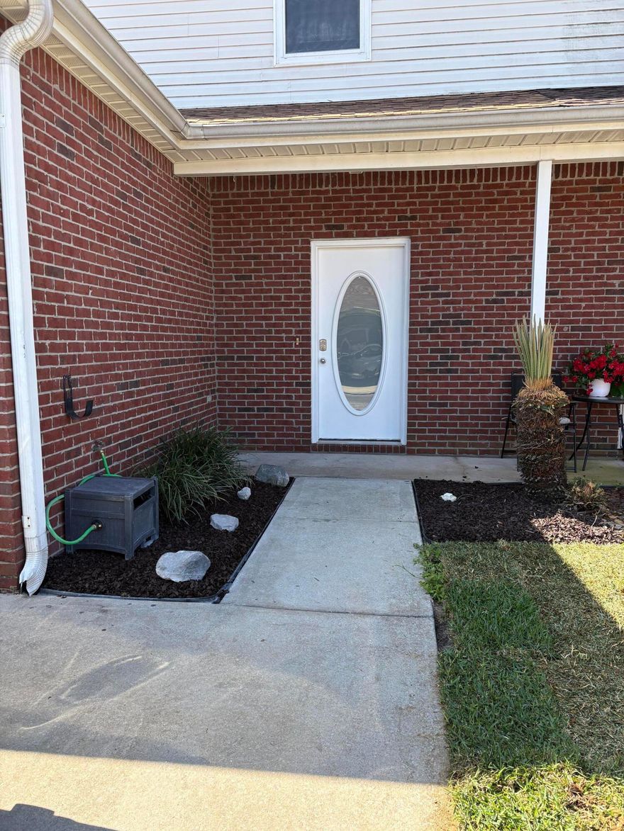 Located in the center of Destin and just a short walk to the beach. This nicely refurbished home has 3 bedrooms and 2 full baths upstairs. Living, dining, kitchen, and half bath on the first level. New LVP flooring throughout. Remodled kitchen with quartz countertops, stainless steel appliances, and all-new light and plumbing fixtures. All bathrooms have been completely remodeled with new quartz vanity tops, new toilets, new bathtubs, and plumbing fixtures. All the air vents are new, and the AC, roof, and windows were recently replaced. The garage floor is freshly painted, and the water heater was just replaced.