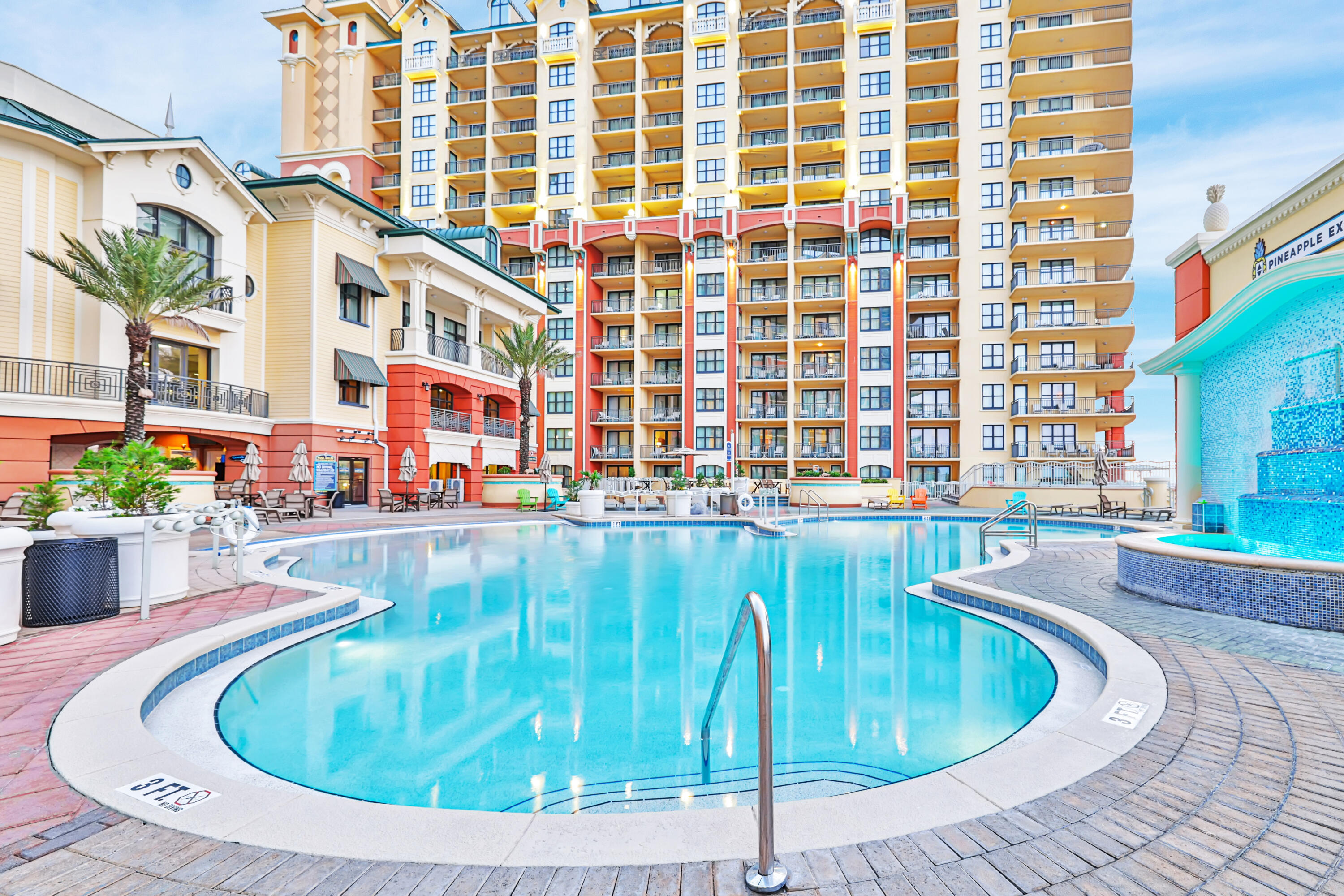 EMERALD GRANDE - Residential