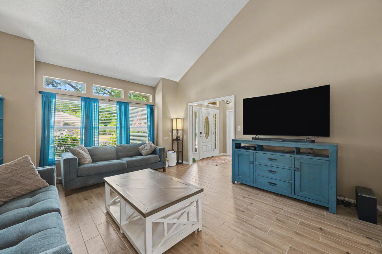 SOUTHWIND PH 4 - Residential