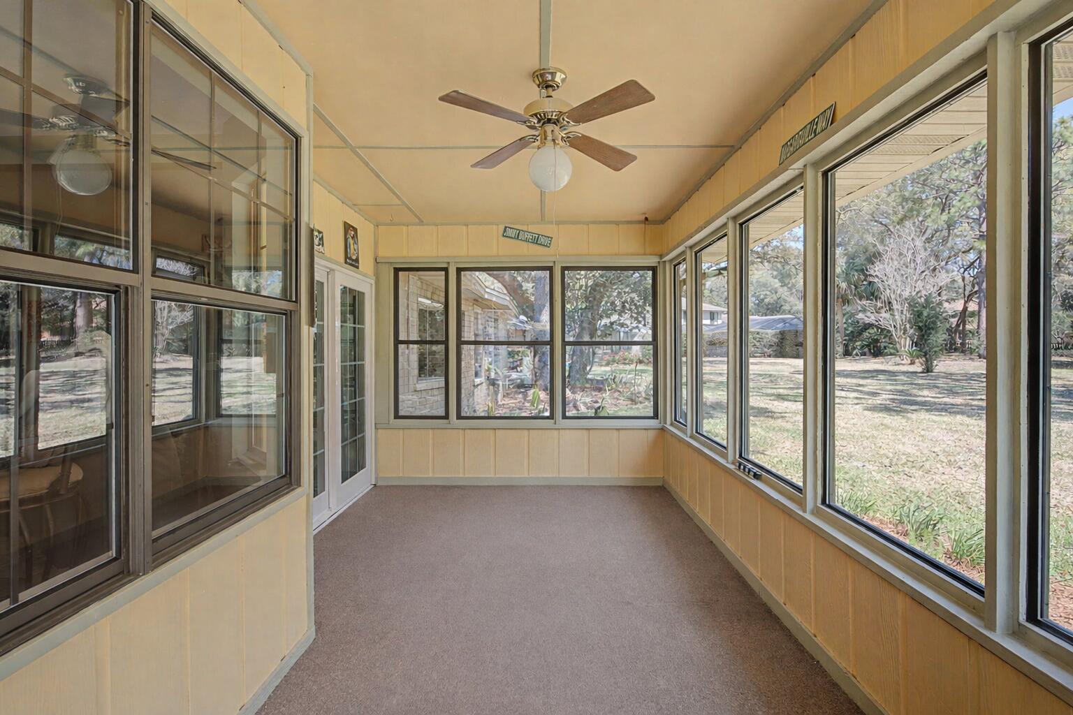 LES CHATEAU - Residential