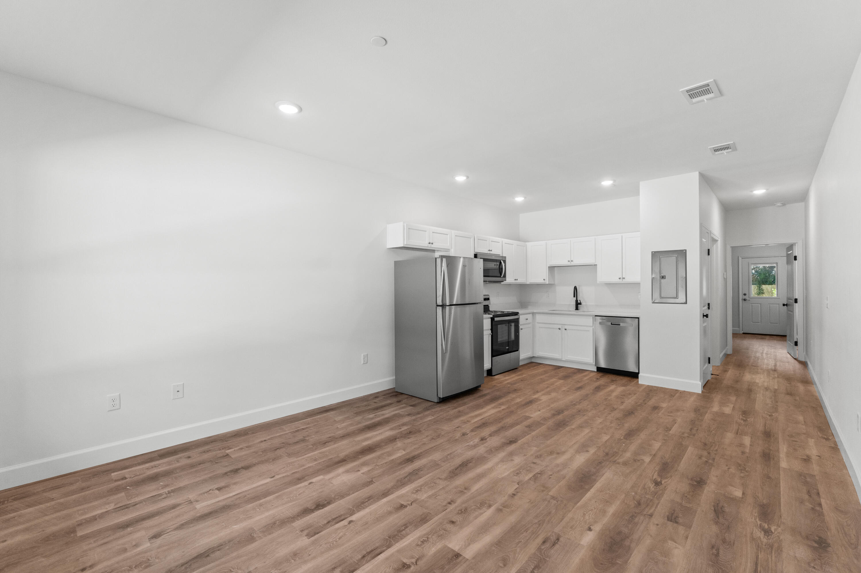 BARROW APARTMENTS - Residential Lease