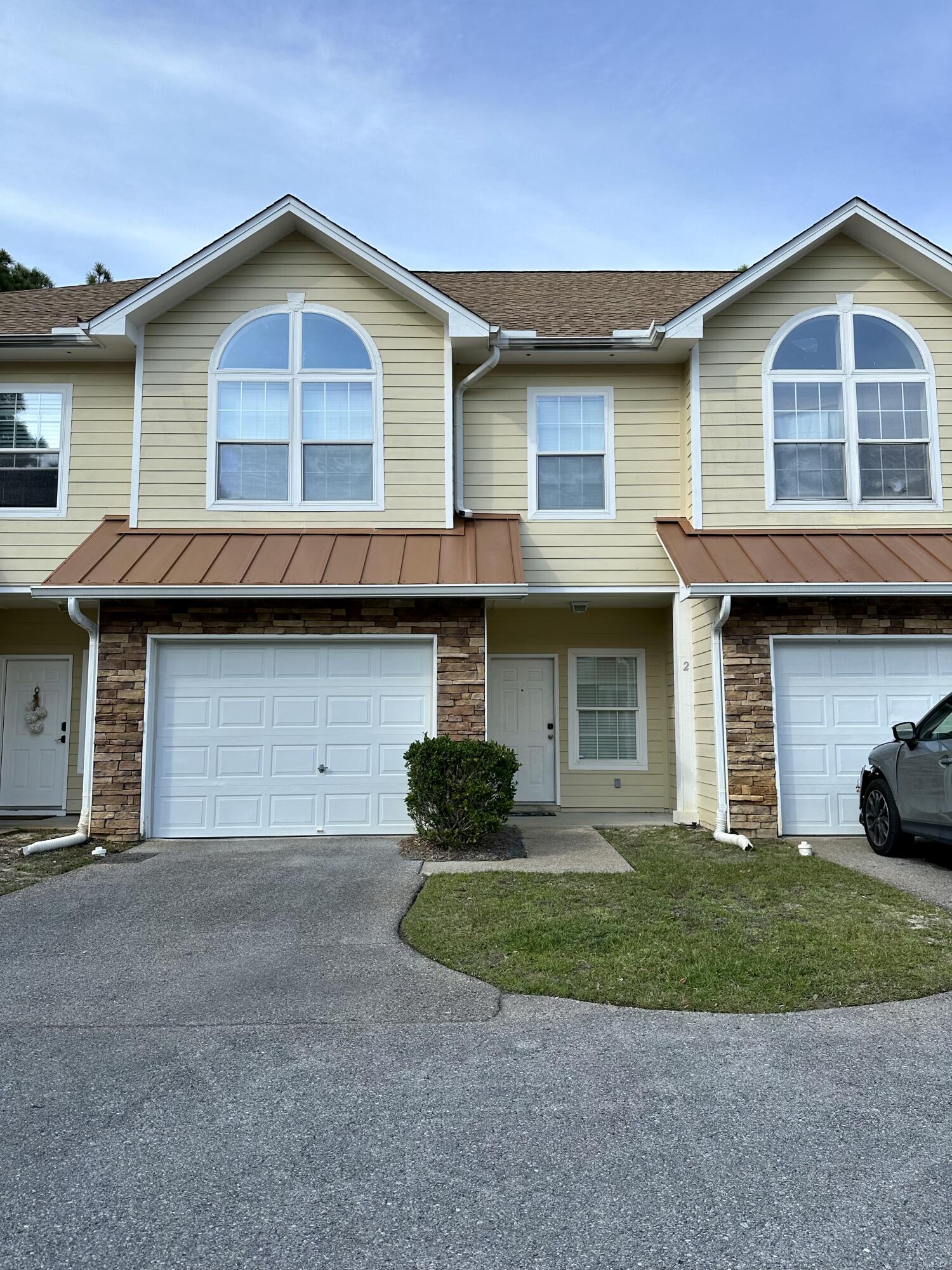 STONEGATE VILLAS TOWNHOMES - Residential