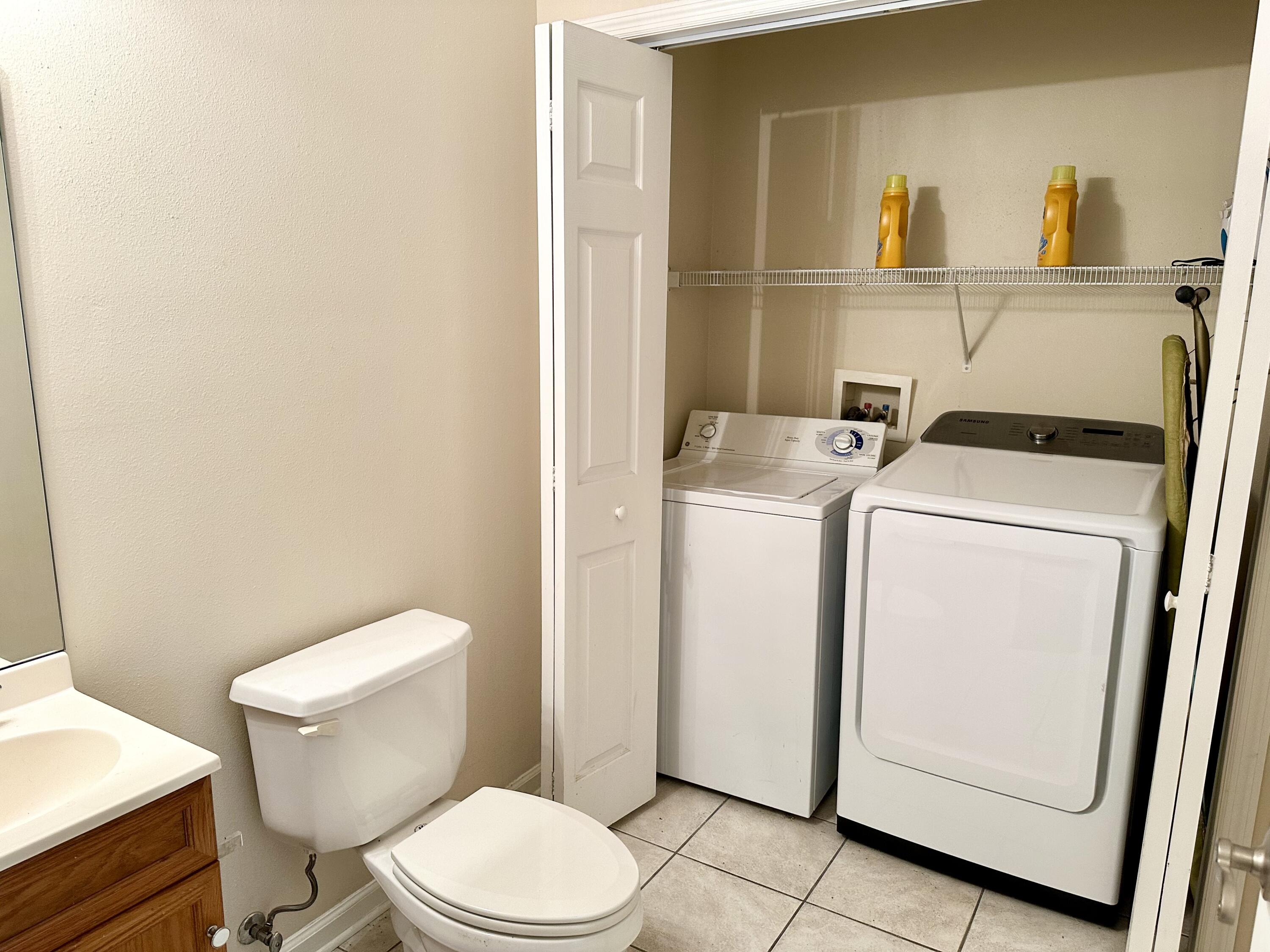 STONEGATE VILLAS TOWNHOMES - Residential