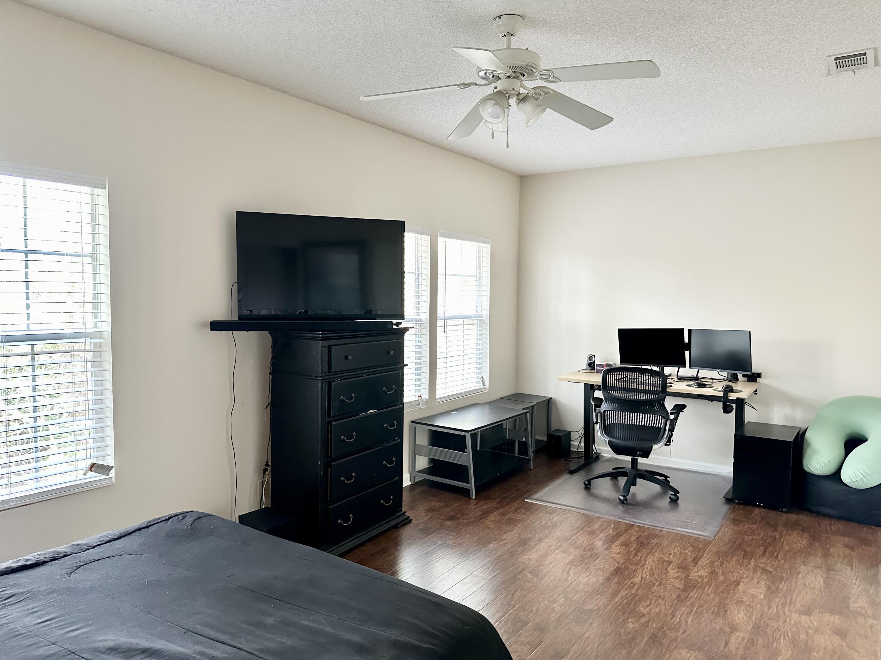 STONEGATE VILLAS TOWNHOMES - Residential
