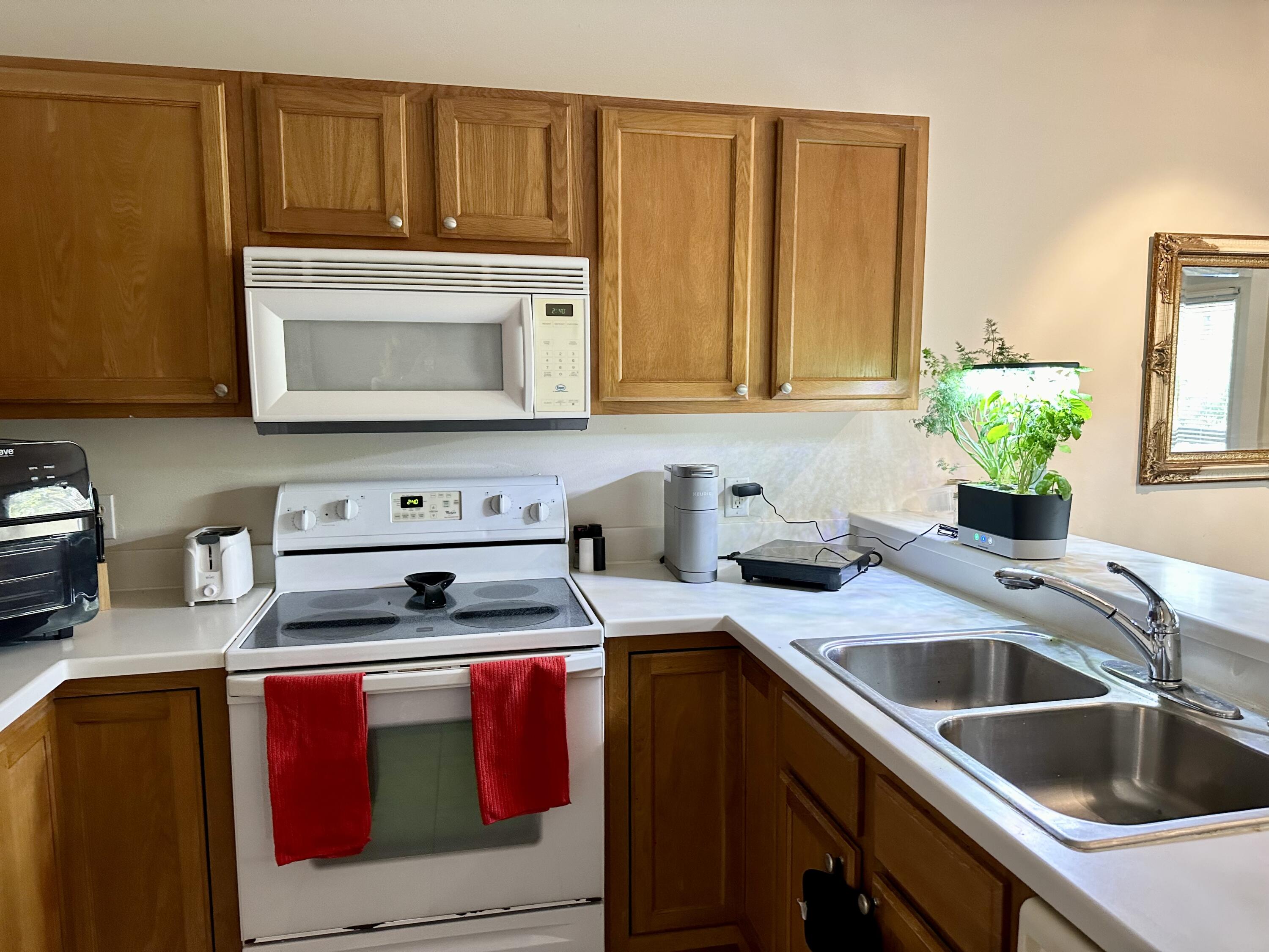 STONEGATE VILLAS TOWNHOMES - Residential