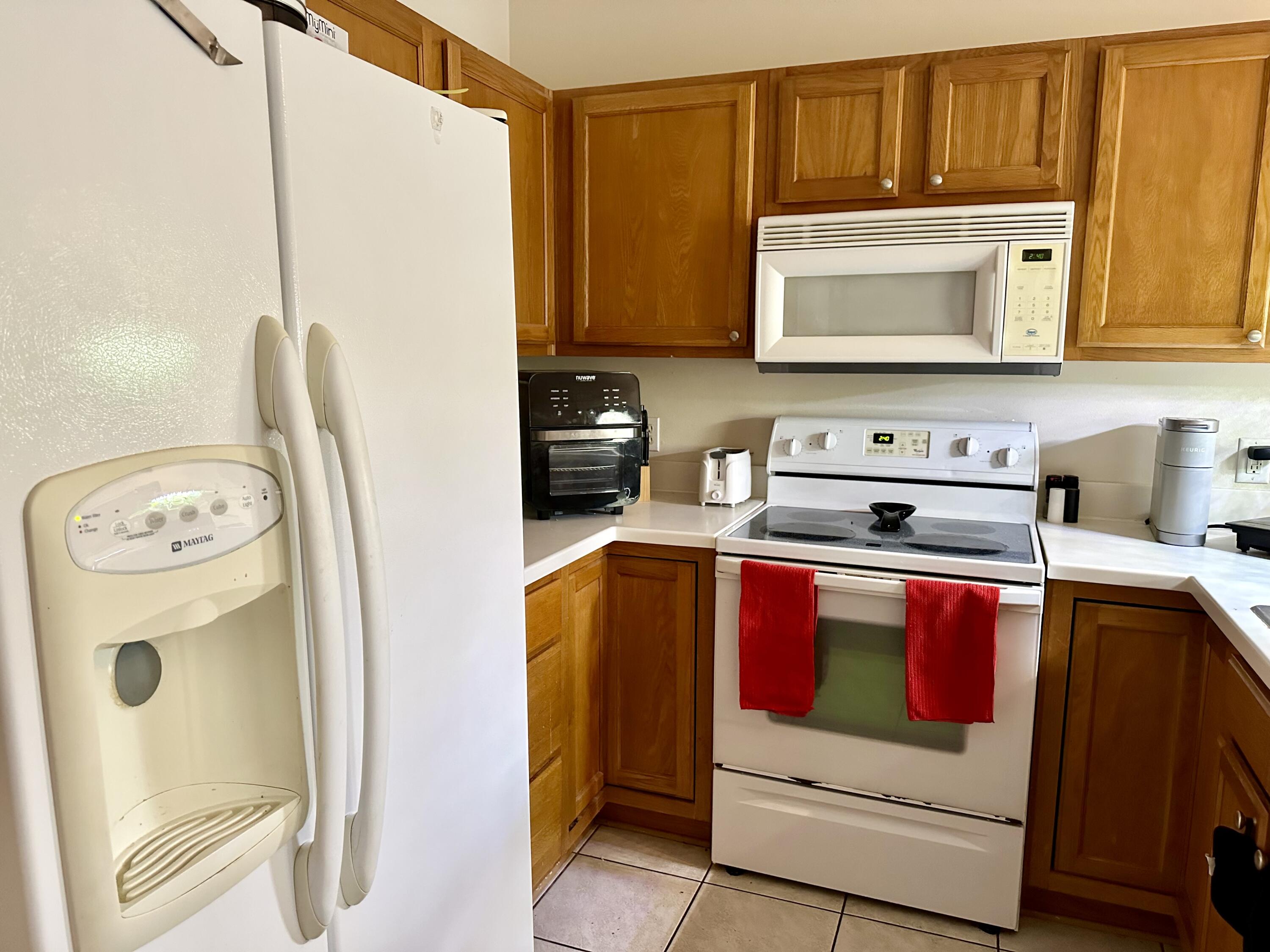 STONEGATE VILLAS TOWNHOMES - Residential