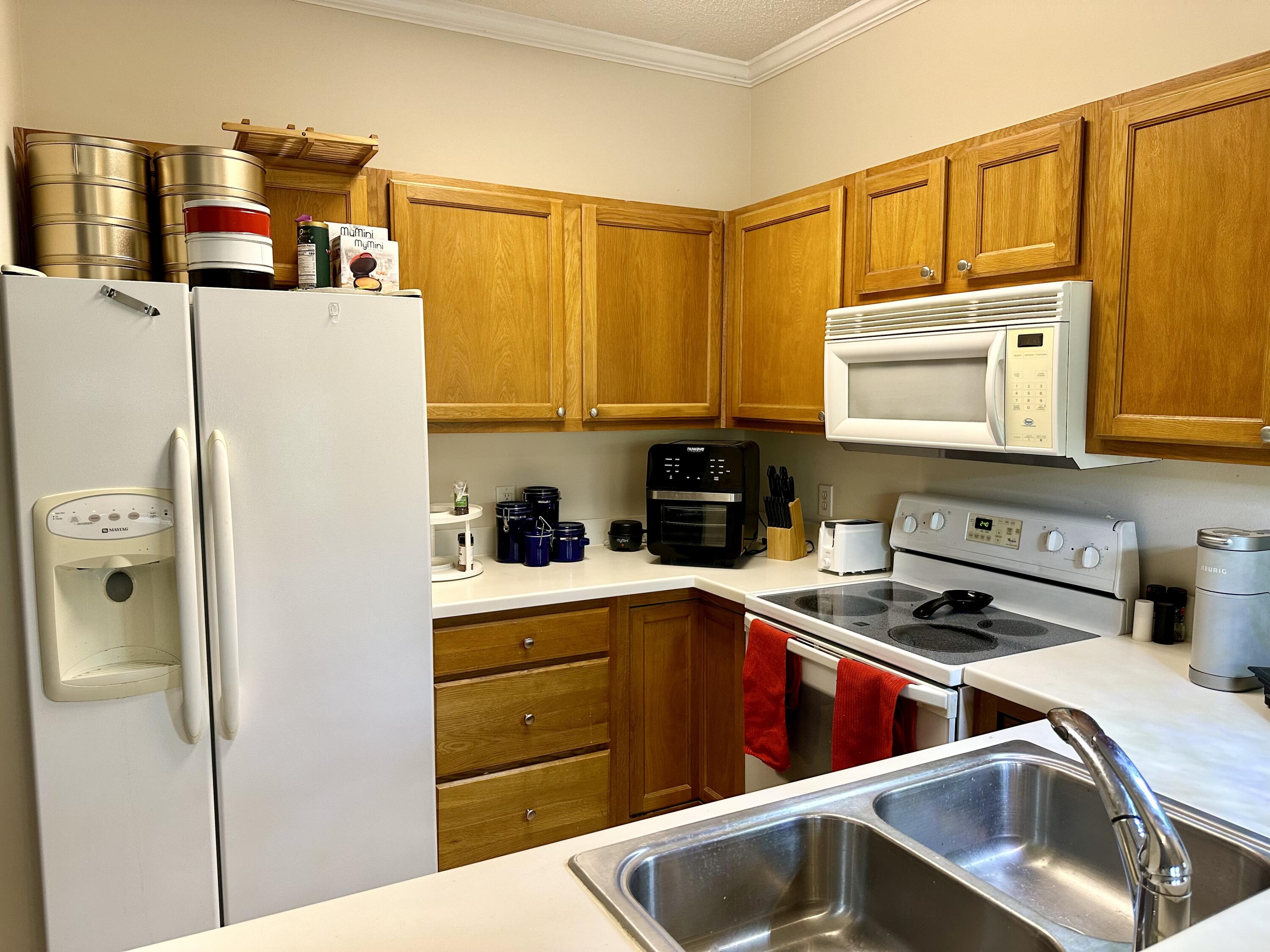 STONEGATE VILLAS TOWNHOMES - Residential