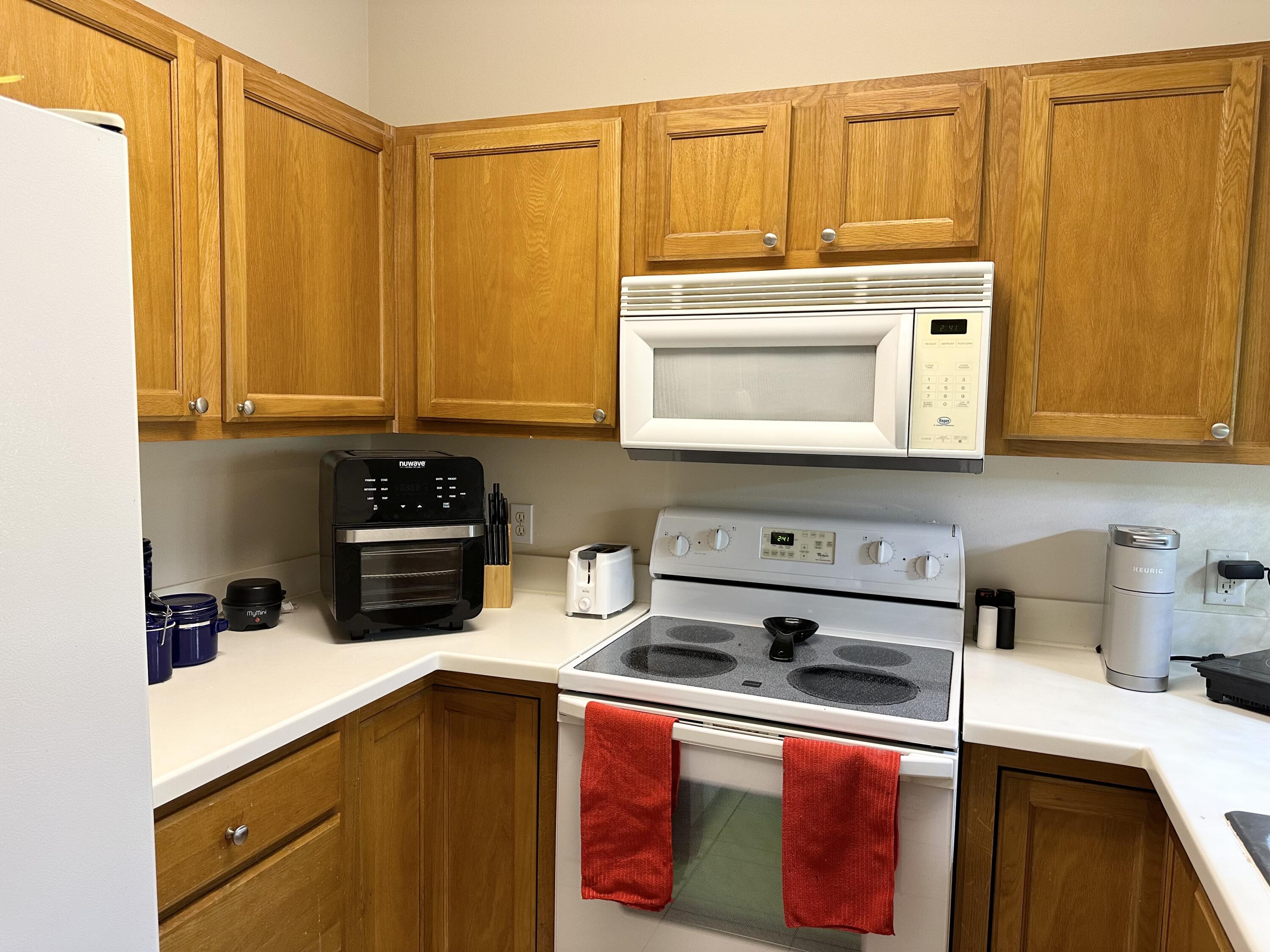 STONEGATE VILLAS TOWNHOMES - Residential