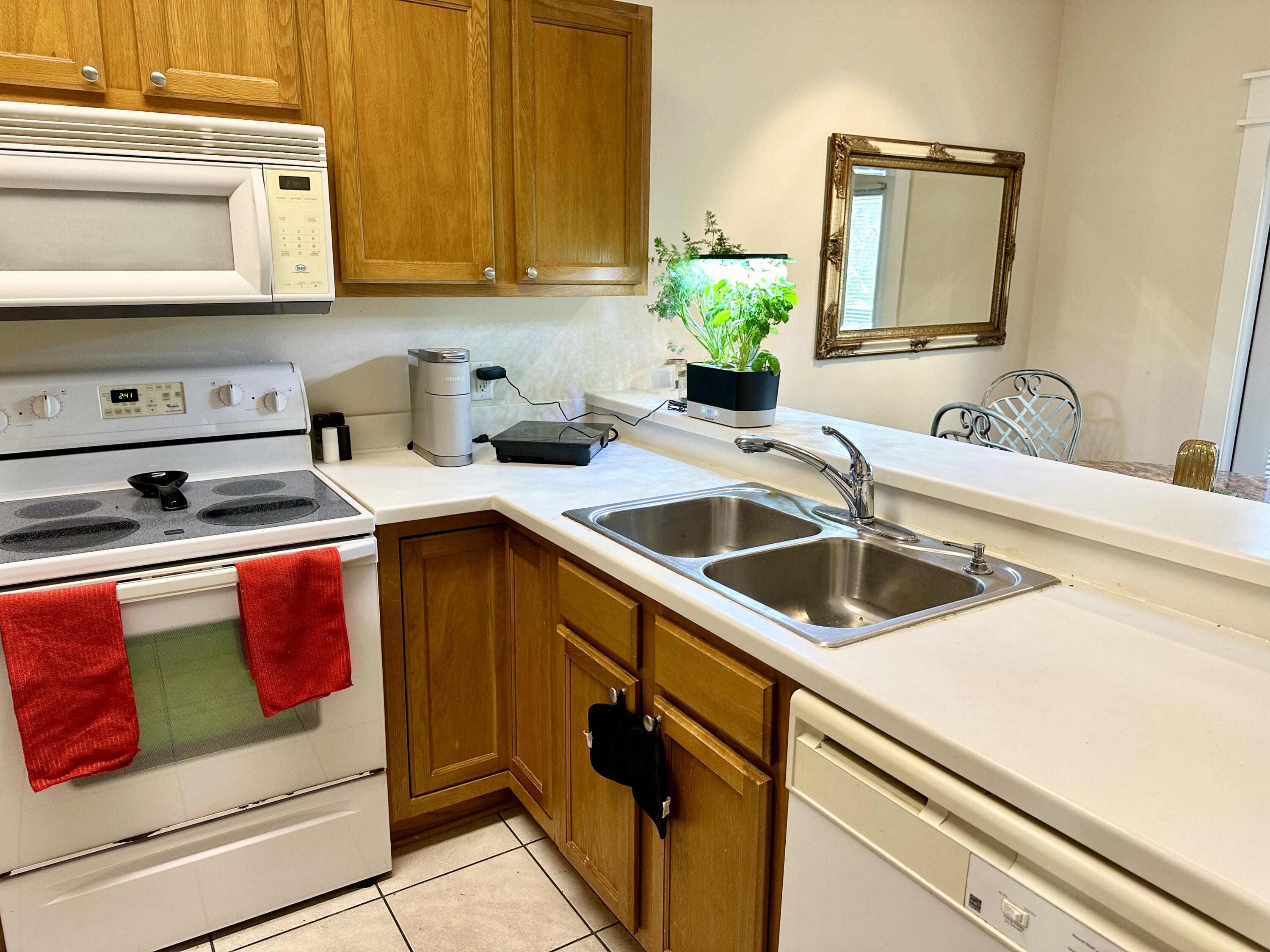 STONEGATE VILLAS TOWNHOMES - Residential
