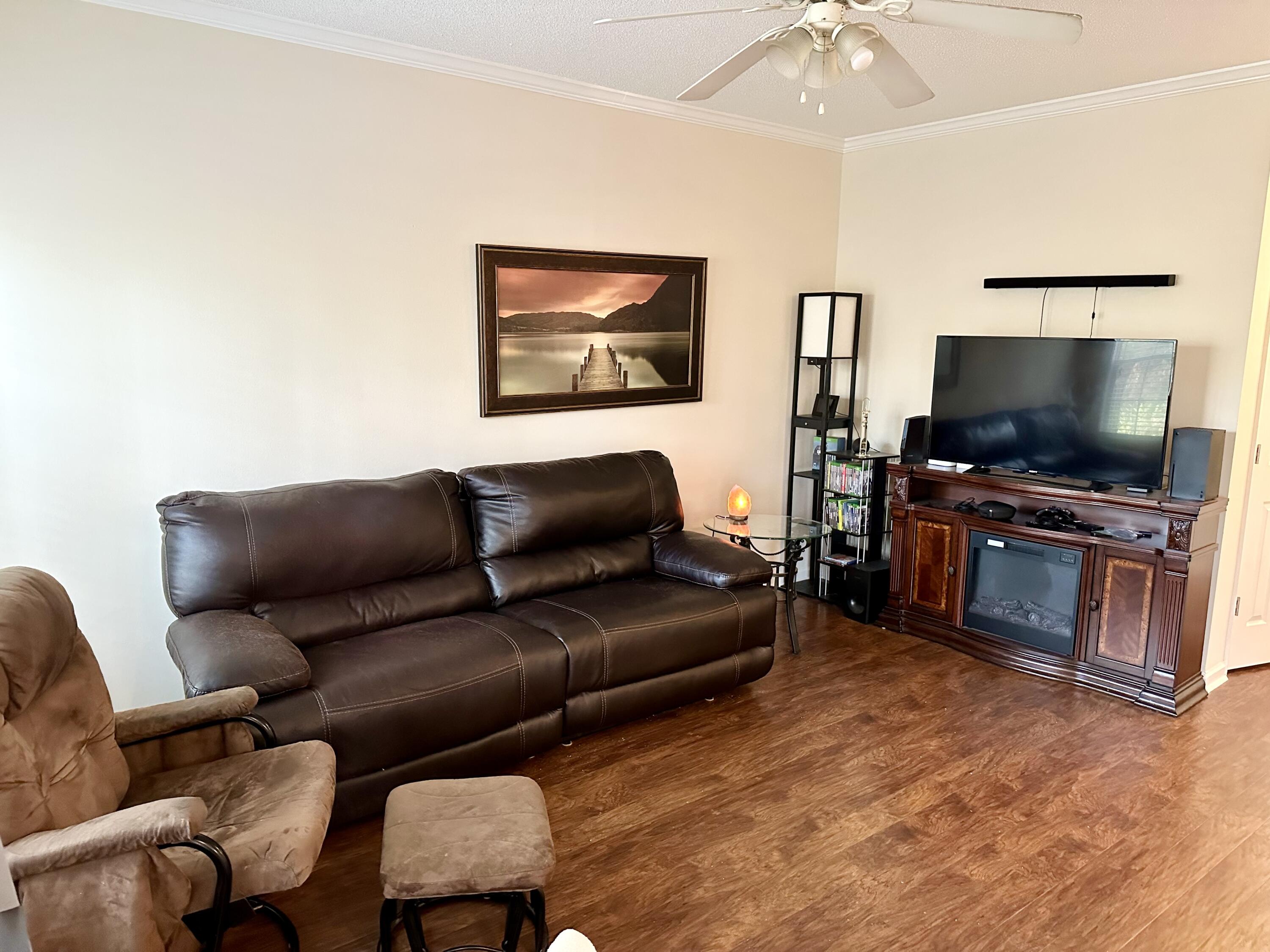 STONEGATE VILLAS TOWNHOMES - Residential