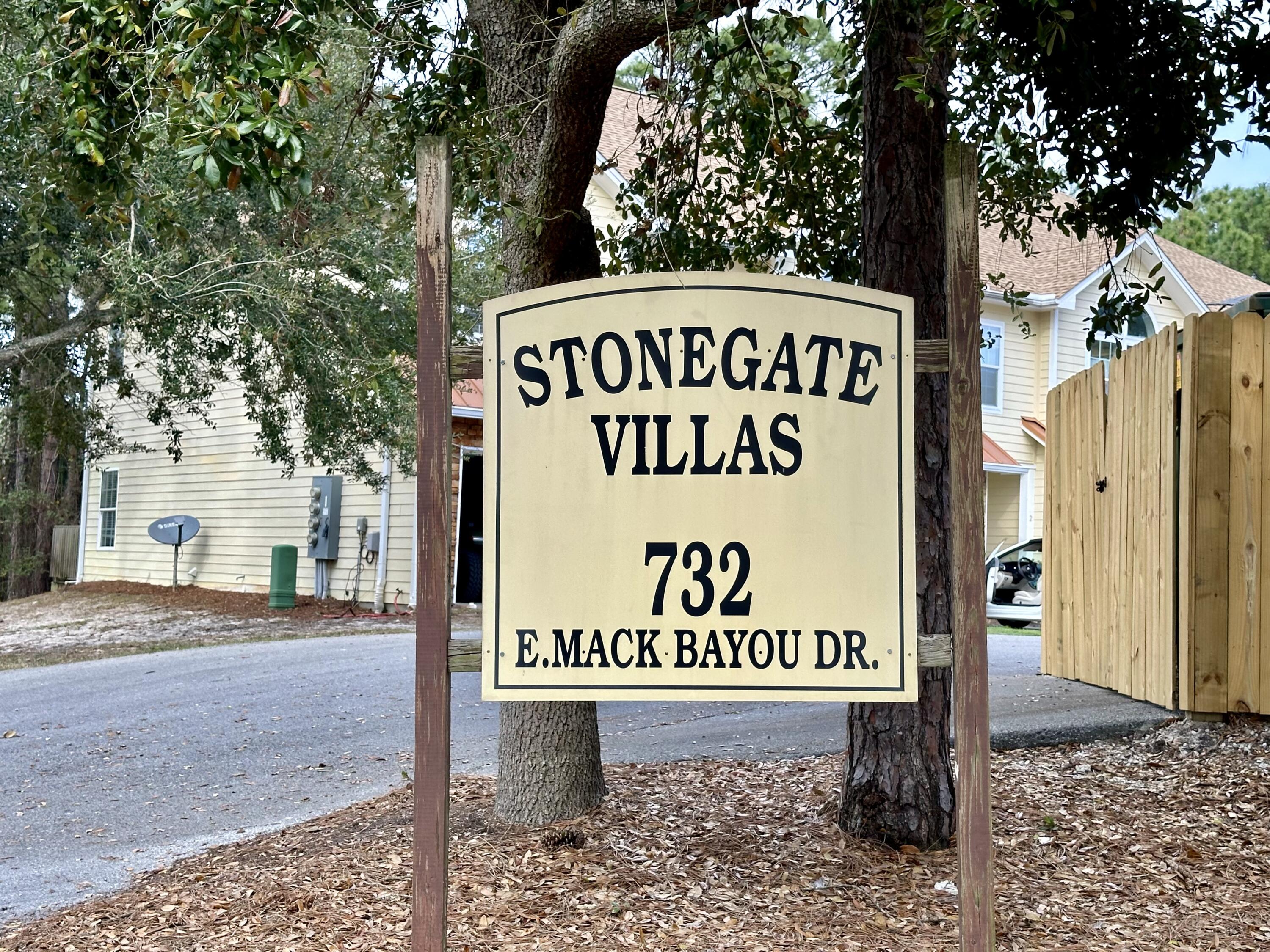STONEGATE VILLAS TOWNHOMES - Residential