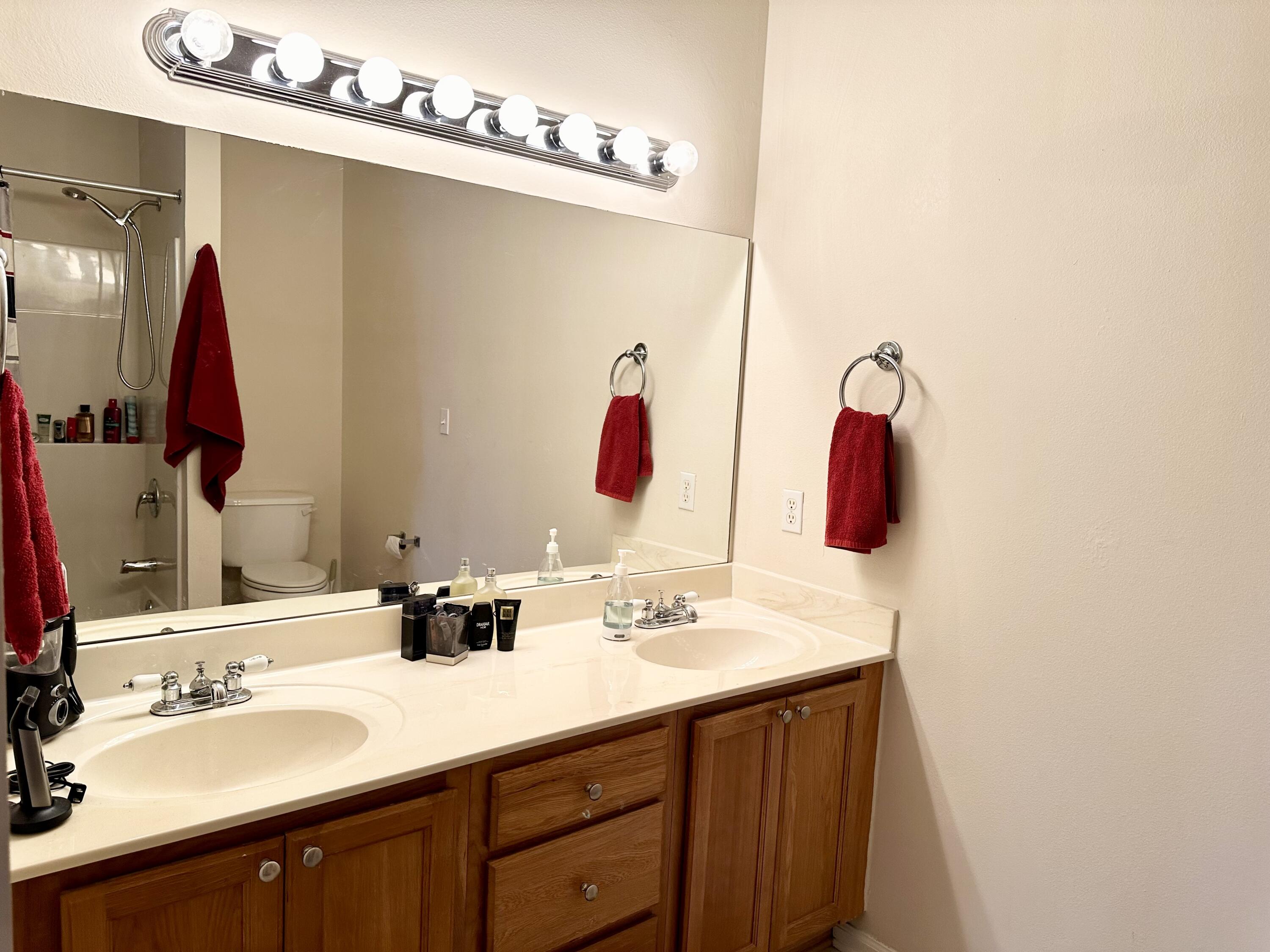 STONEGATE VILLAS TOWNHOMES - Residential