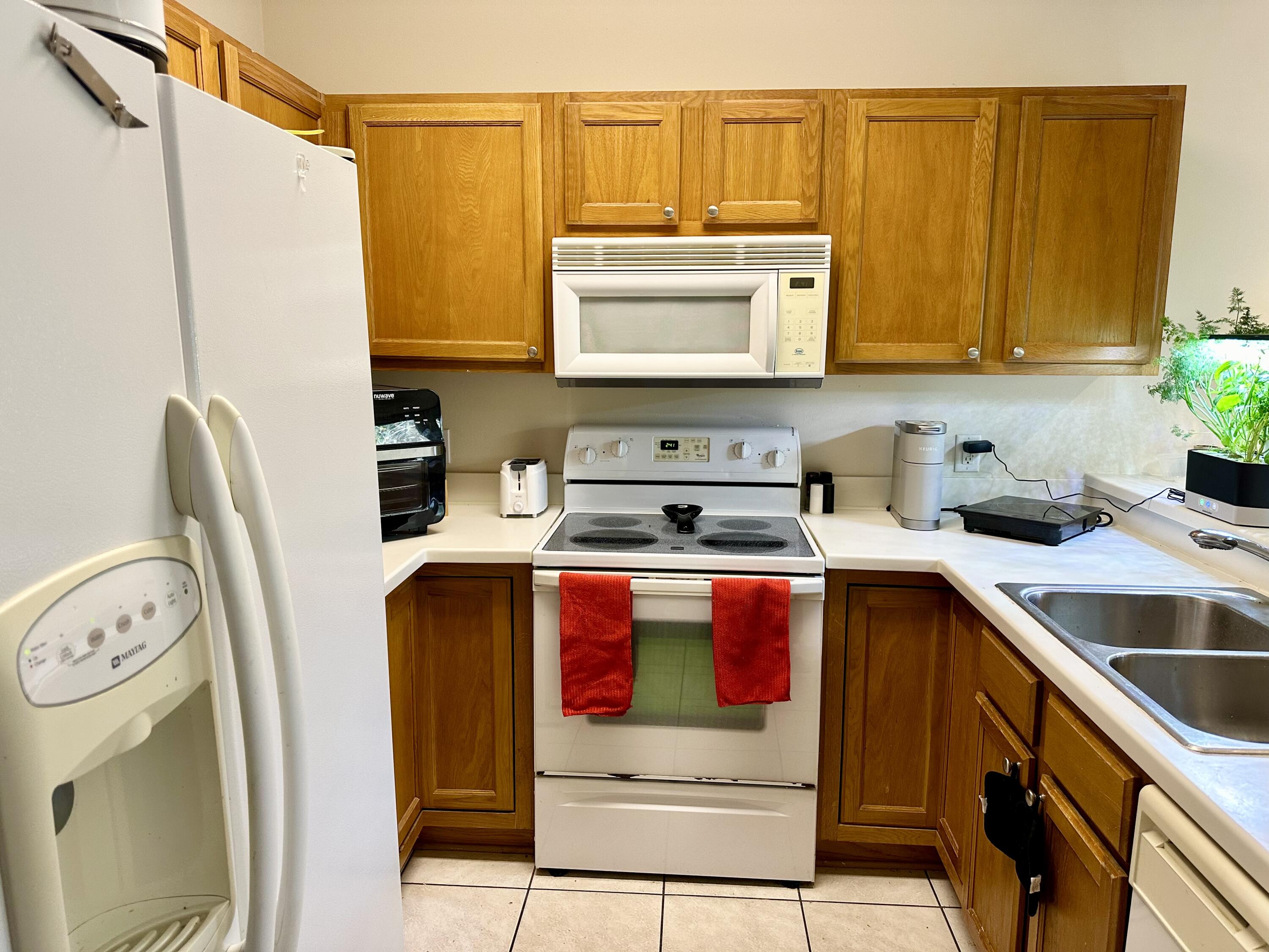STONEGATE VILLAS TOWNHOMES - Residential